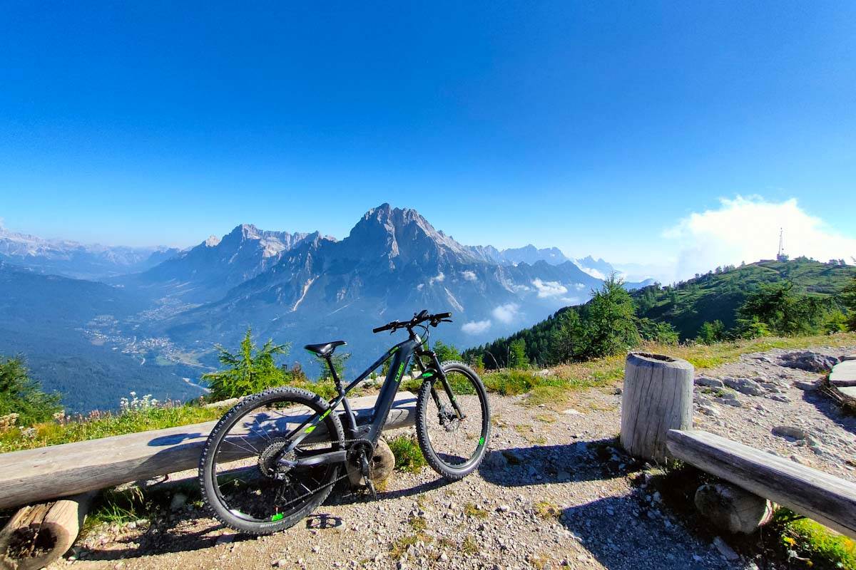 Escursione in bici sulle Dolomiti: la salita al Monte Rite