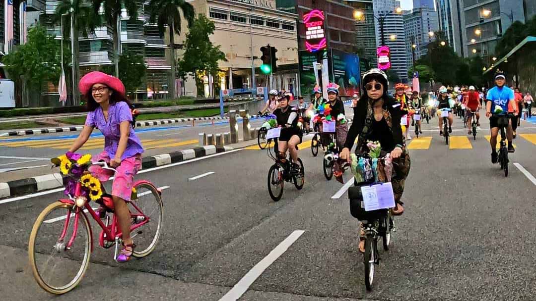 kuala lumpur fancy women bike ride malaysia