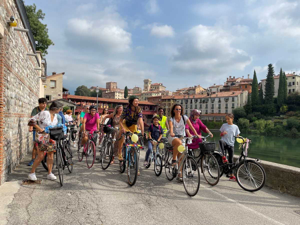 Fancy Women Bike Ride Bassano, di Eva Nardulli