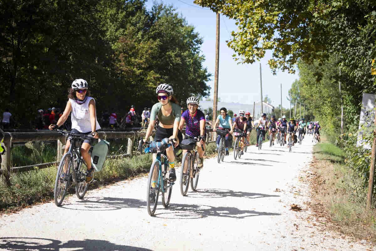 Cicloturismo al femminile: MIA Women Ride, in bici lungo la Ciclovia AIDA