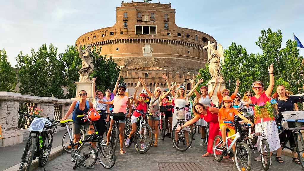 roma fancy women bike ride