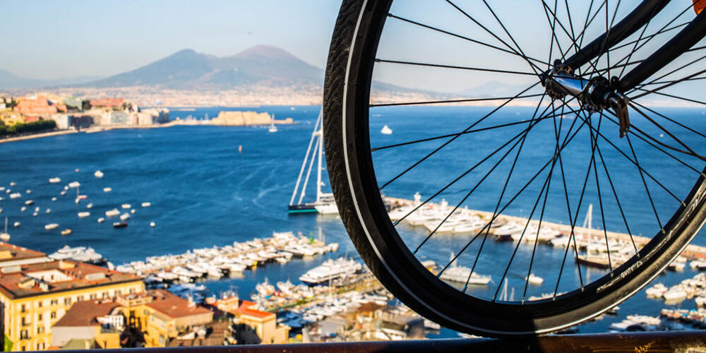 L’app per scoprire le bellezze di Napoli in bicicletta