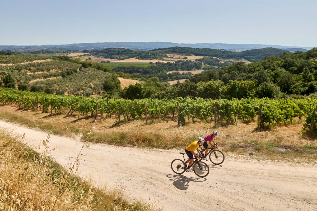 Ciclisti dintorni San Donato Hotel Terre Rosse