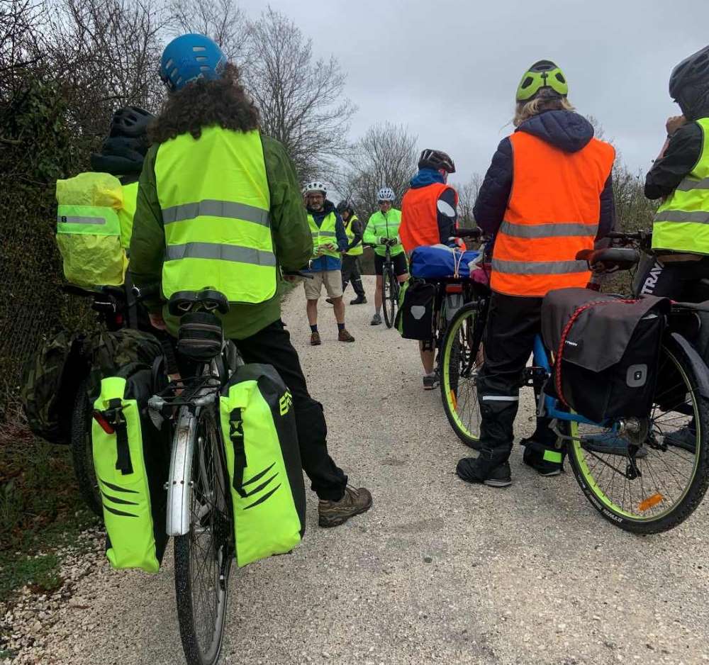 Adolescenti in bici di Luciano Coluccia
