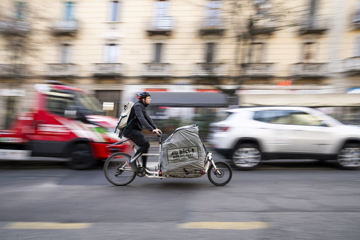 Ciclologistica: la mia esperienza di corriere in cargo bike a Torino