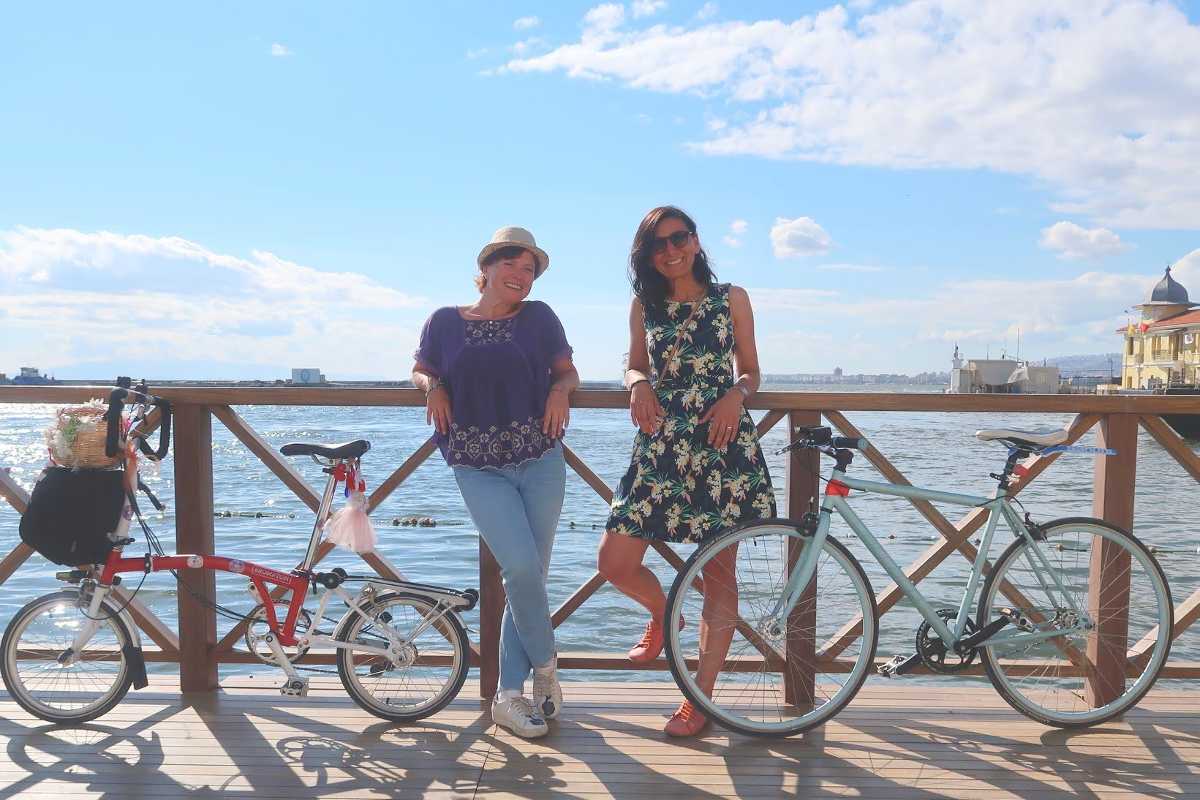 pinar pinzuti sema gur fancy women bike ride