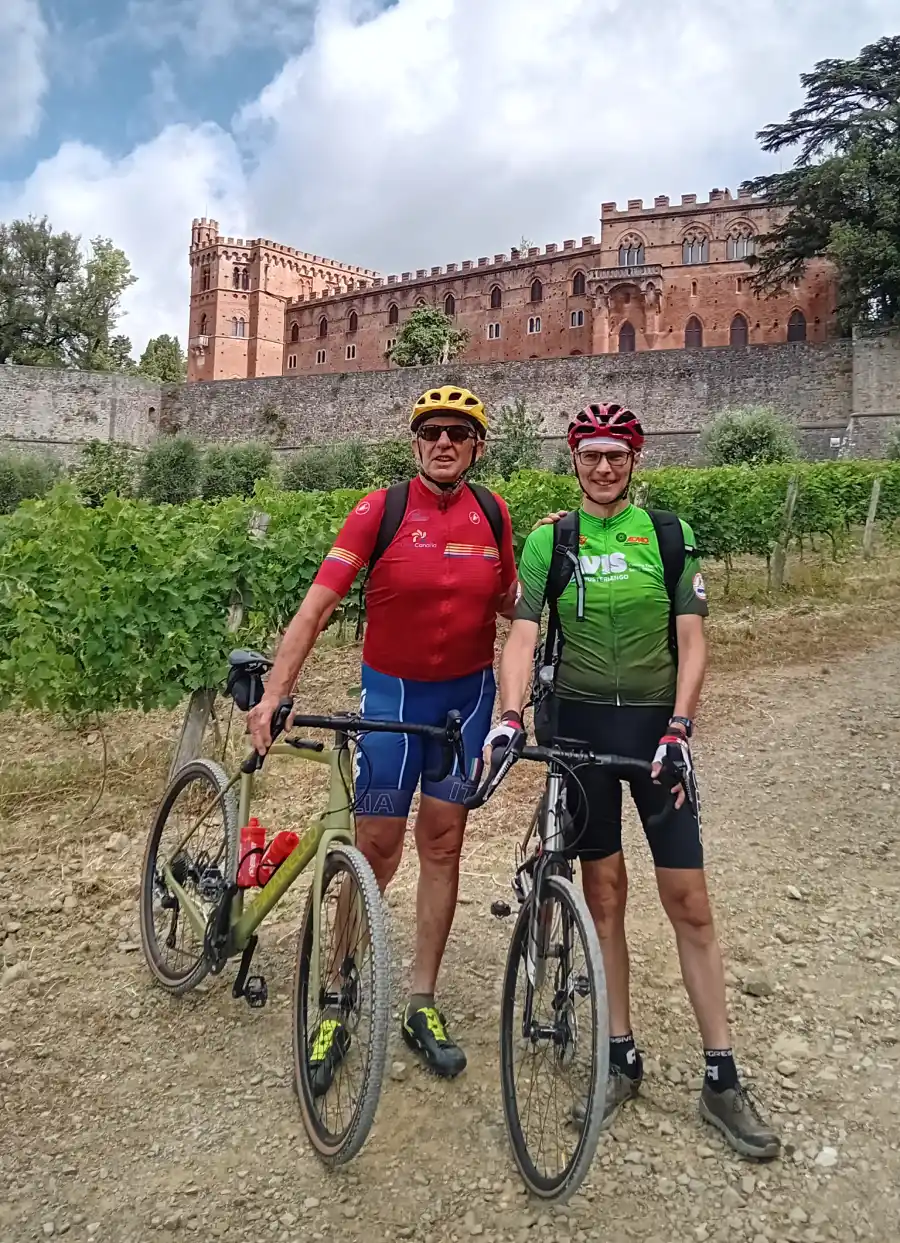 davanti al castello di brolio Eroica diario Majavacchi