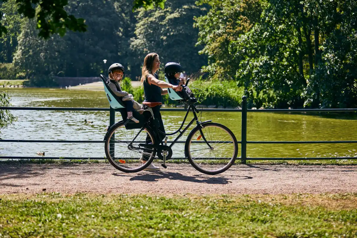 Bambini in bici: seggilini (Thule Yepp Nexxt 2)