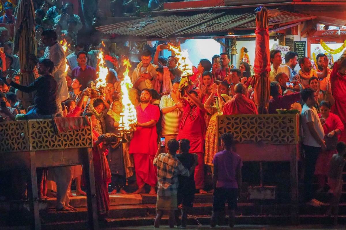 India crediti Cercatori di Lucciole