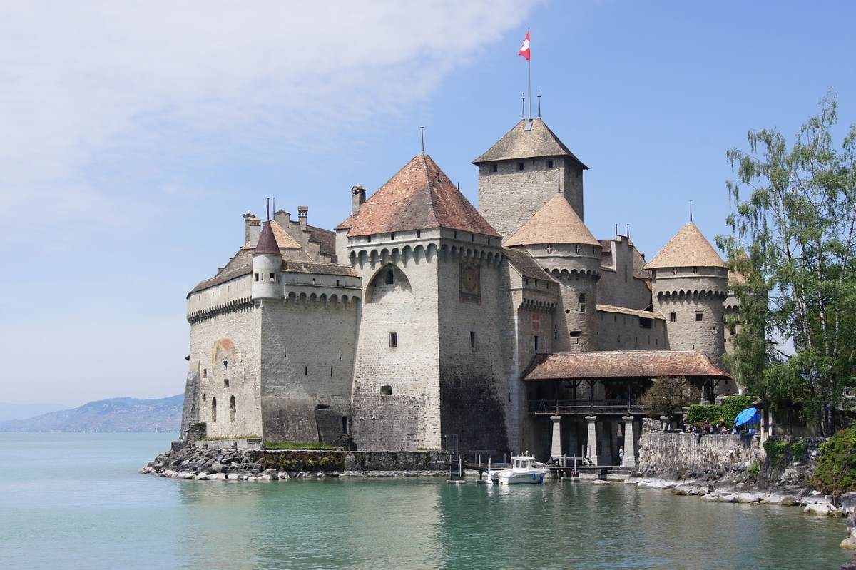Svizzera Lago di Ginevra Montreaux chillon-castle-Foto di ArtemDonum da Pixabay