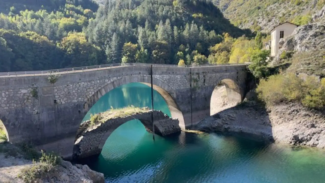 cosa vedere in Italia in bici - scorci e paesaggi mozzafiato - cicloturismo