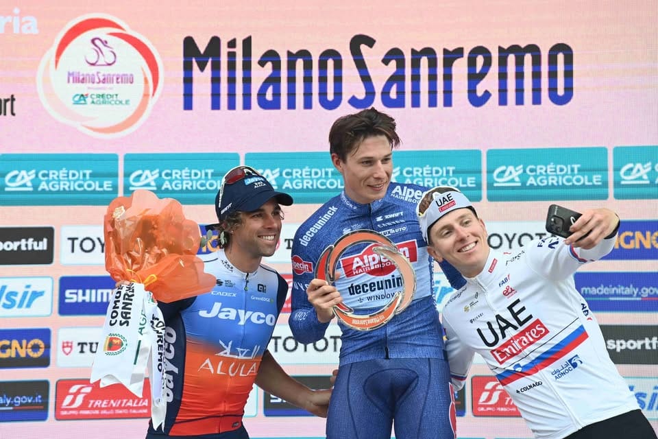 Milano Sanremo Podio 2024 crediti Alessandro Garofalo LaPresse
