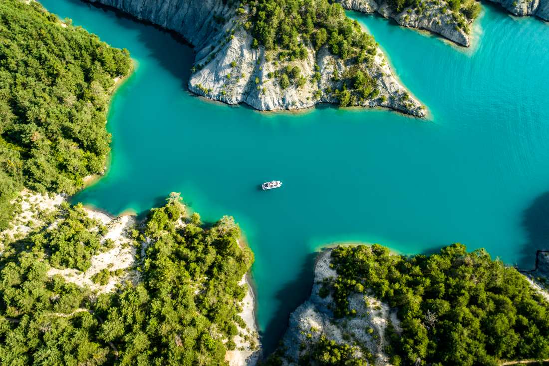 Lago nelle Alpi Sud Francia ©Serre-Ponçon