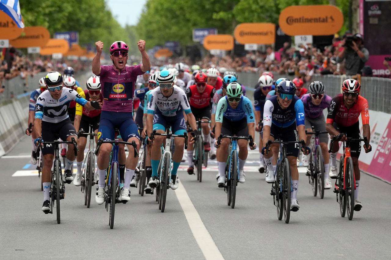 Mads Pedersen vince in Albania (Giro Italia 2025) crediti Giro d'Italia