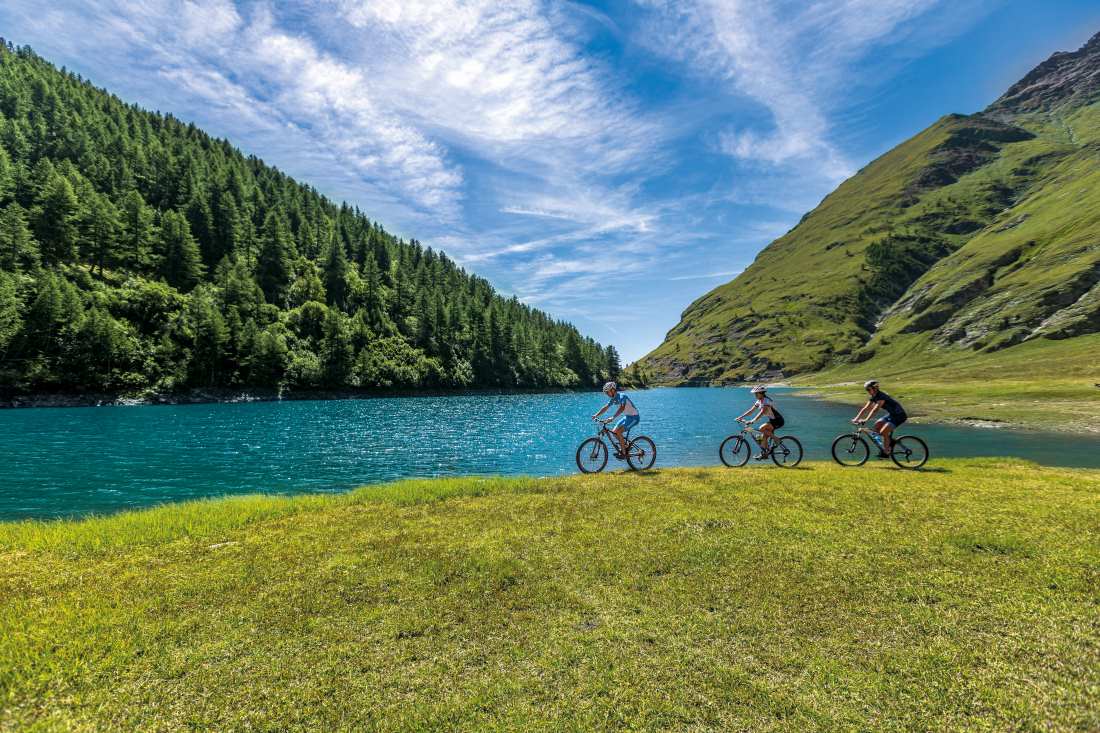 Oltre 2.000 km in bici in Piemonte: vie storiche, dorsali e ciclovie