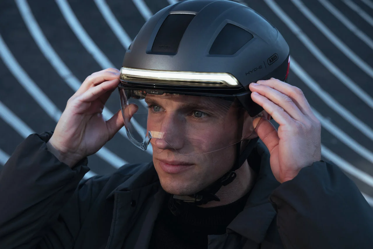 Casco urban ABUS HYP E visier volcano