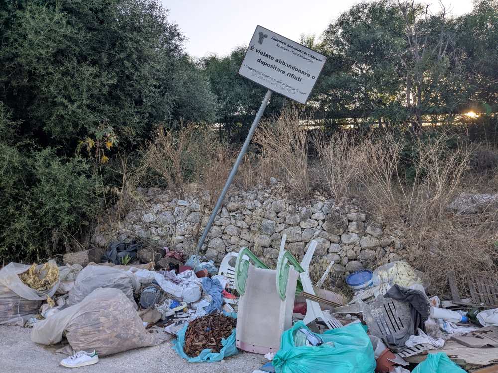 Spazzatura cicloturismo Sicilia SIracusa