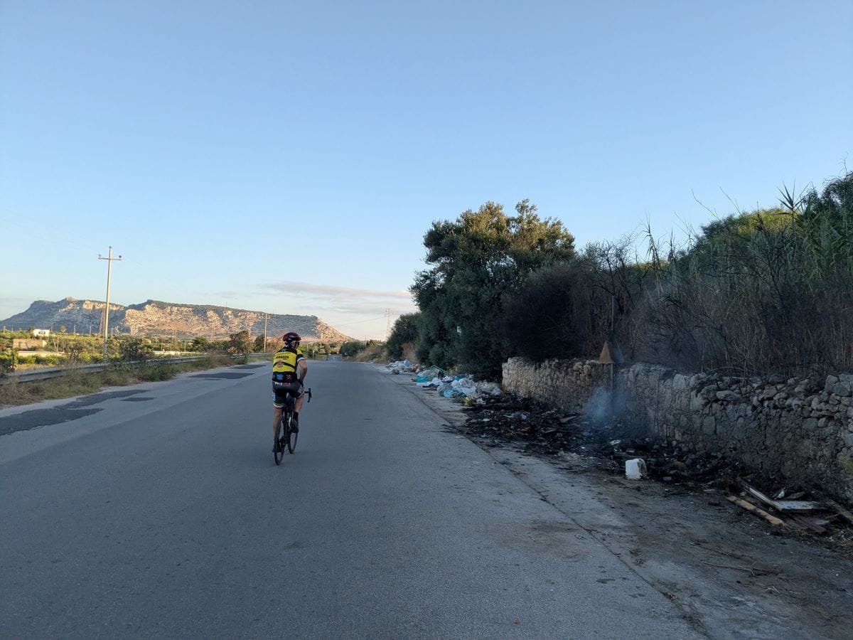 Spazzatura cicloturismo Sicilia SIracusa