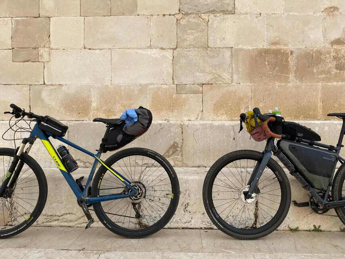 Pedalare lungo la costa dei Balcani