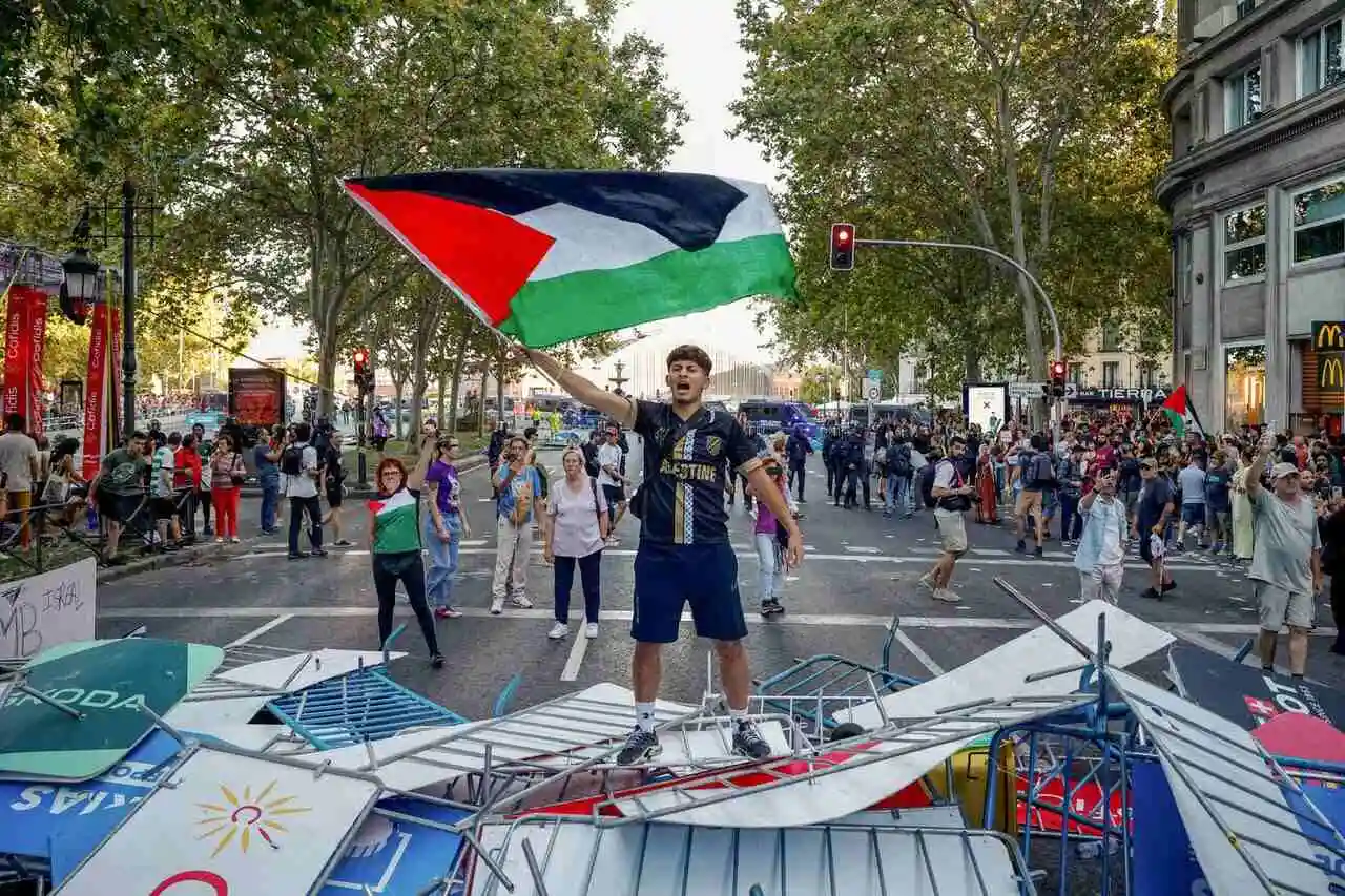 Protesta pro Palestina a Madrid: neutralizzata l'ultima tappa (Rtve)