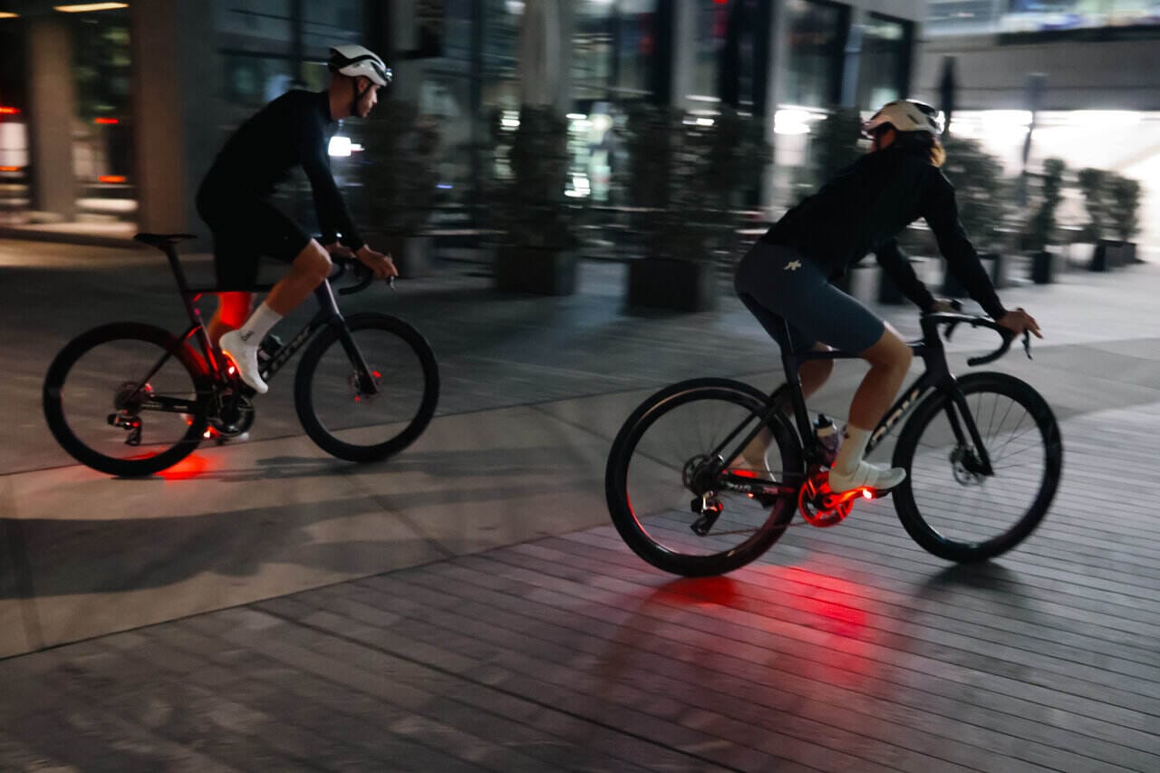 LOOK: ecco i pedali luminosi visibili fino a 1.000 metri di distanza
