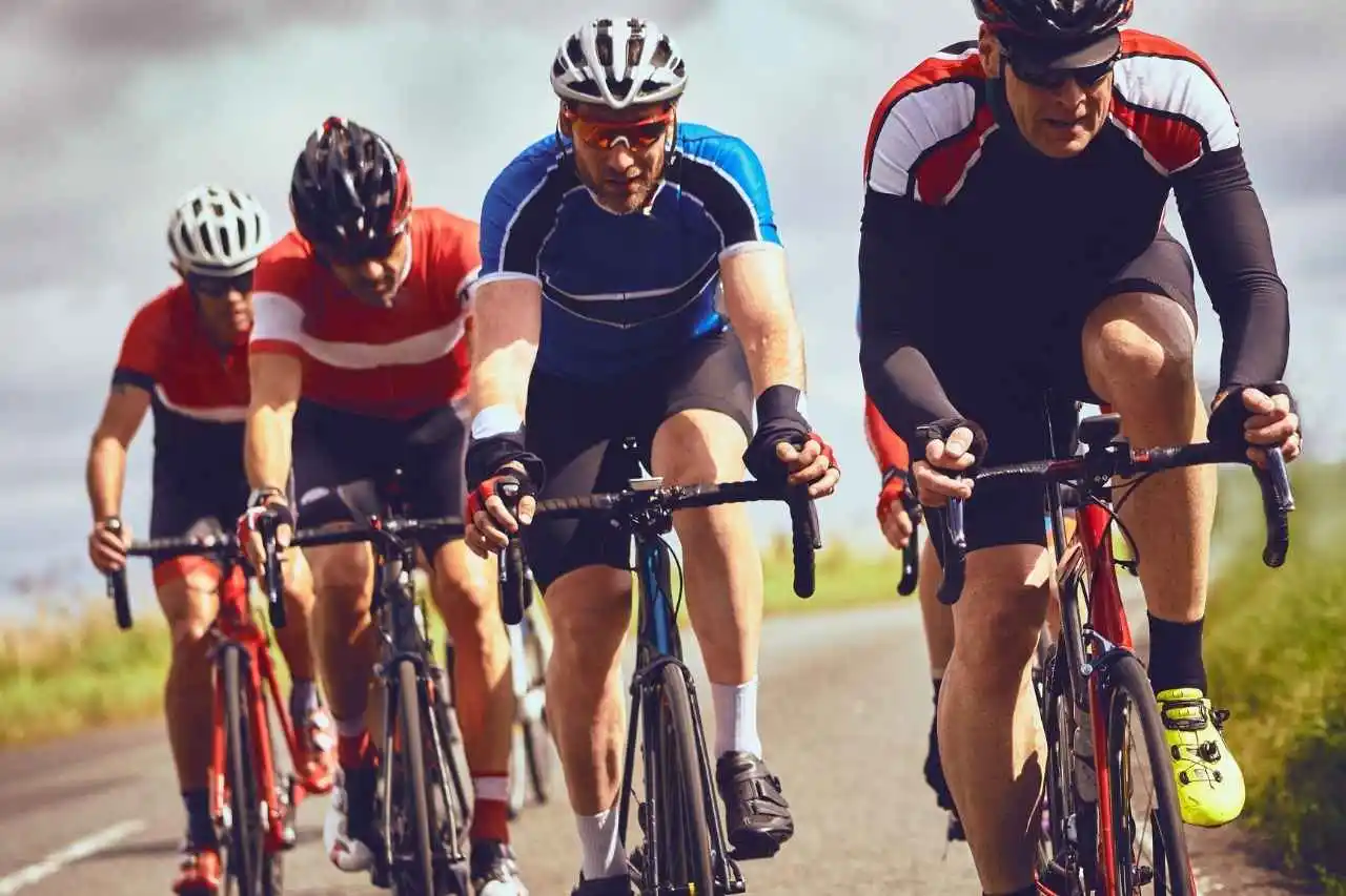 ciclisti in allenamento