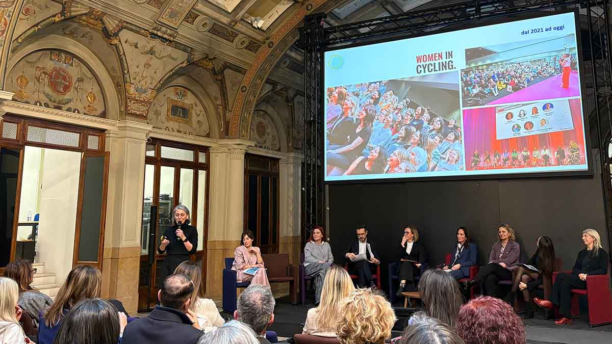 women in cycling donne e mobilità