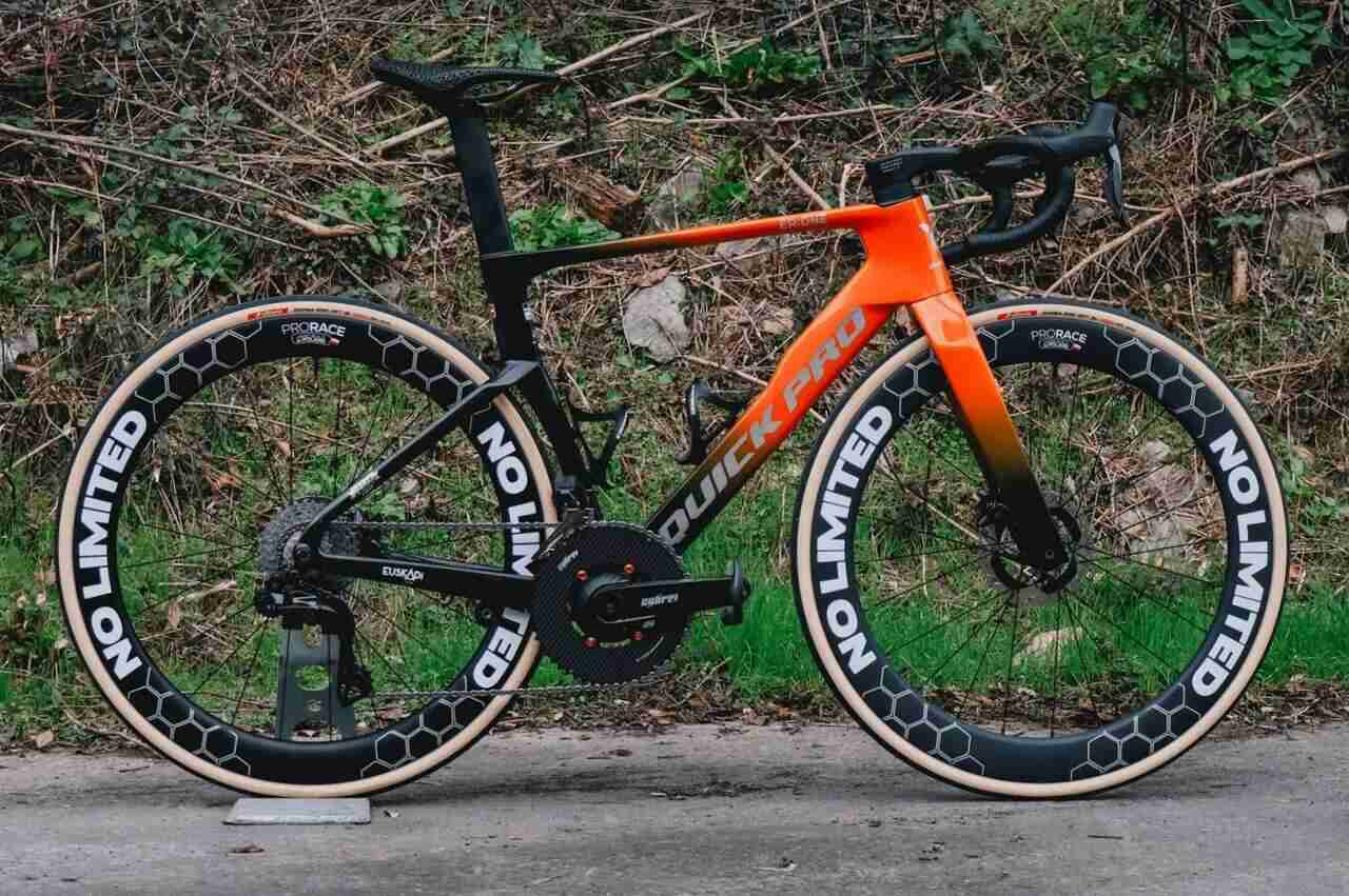 Quick Pro bici cinese team Euskaltel Euskadi