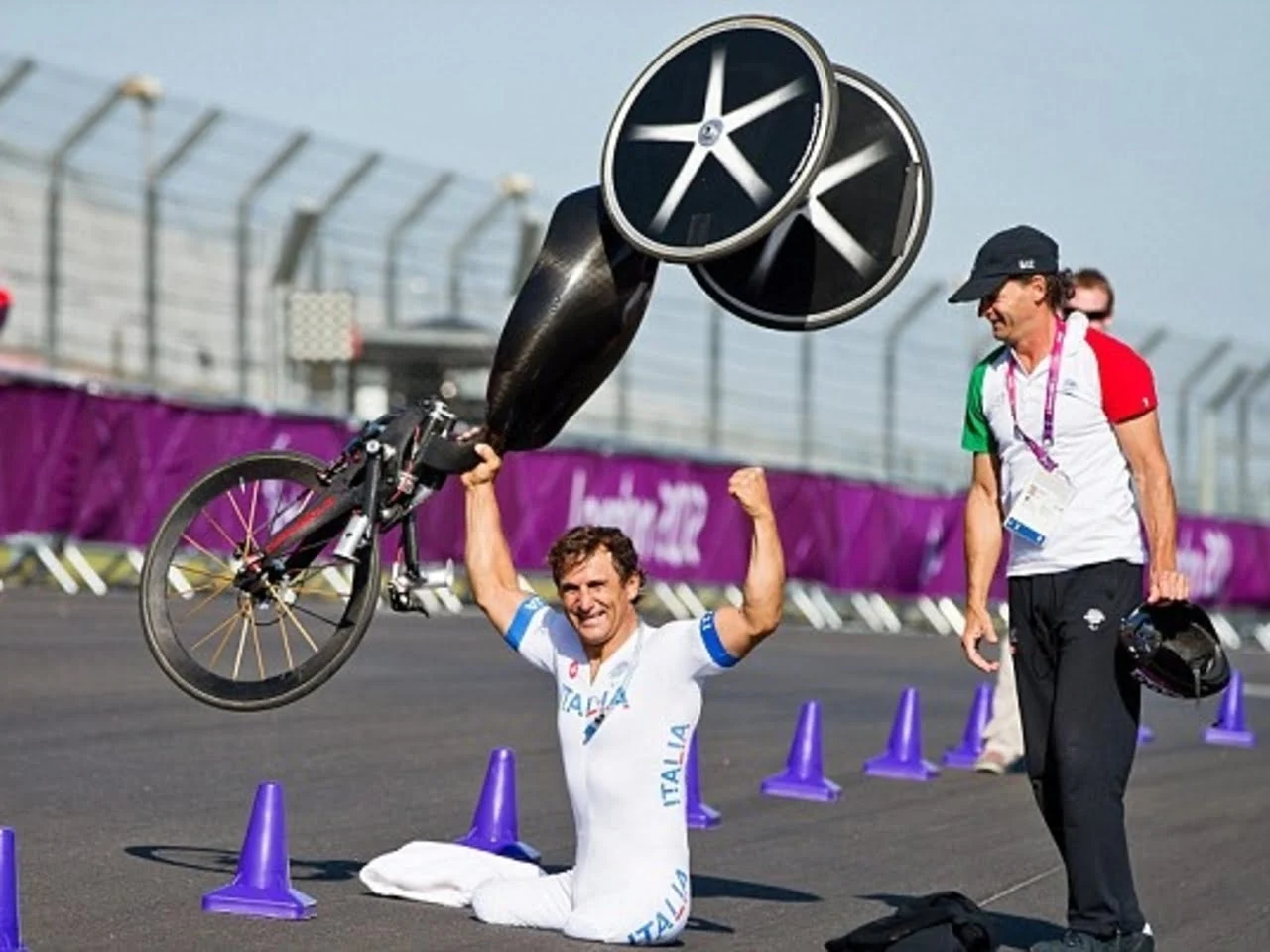 Alex Zanardi vince l'Oro alle Palampiadi di Londra nel 2012