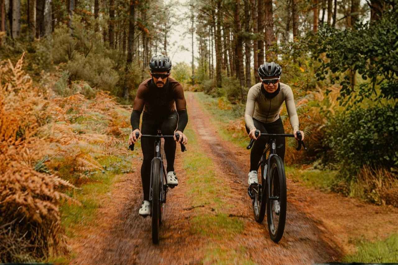 Moda e ciclismo: il fast fashion copia lo stile gravel