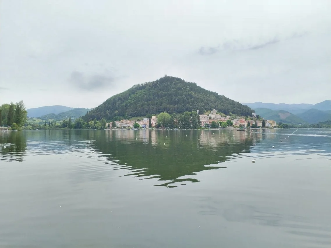 Piediluco vista dal centro del lago