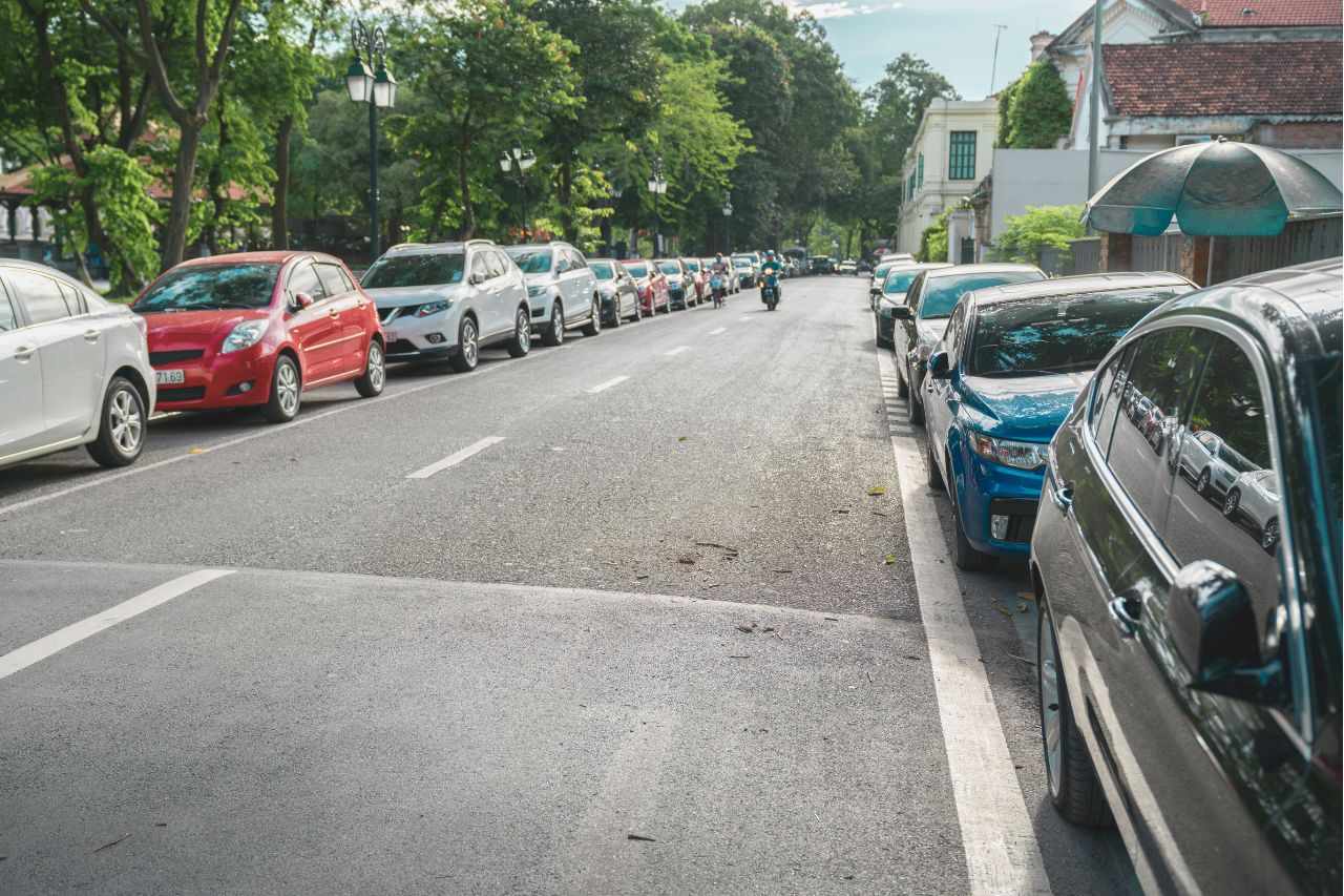 Quanto scaldano le auto parcheggiate a bordo strada?