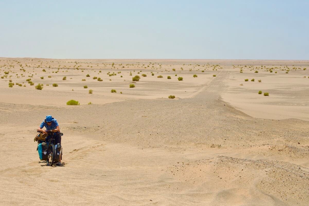 Quella volta che ci siamo persi in bici nel deserto iraniano