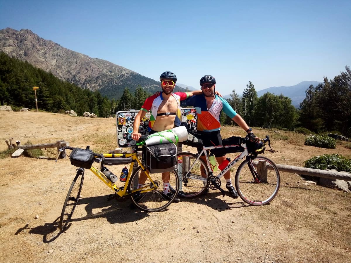 L’anima selvaggia della Corsica in bicicletta, tra il mare e il deserto