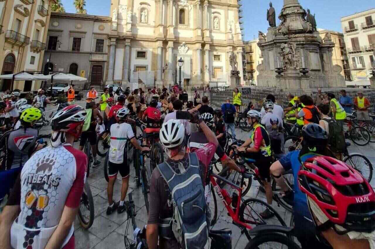 Palermo rinuncia a 8 milioni per le ciclabili: scatta la protesta