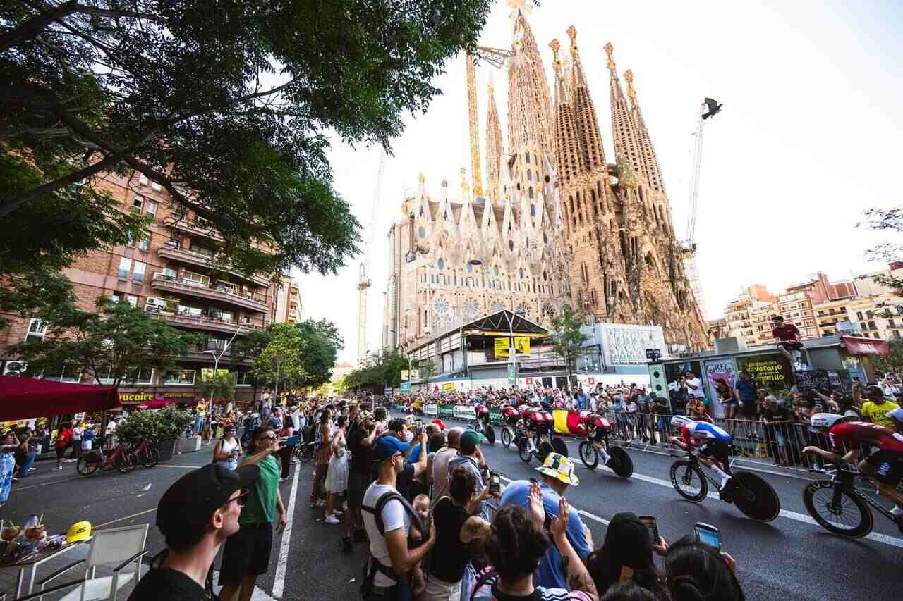 Tour de France 2026: l’incredibile ritorno economico della partenza da Barcellona